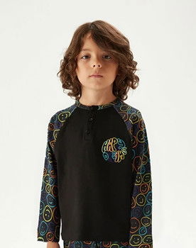 Ali Kayra Kul as Kaan Beyoğlu