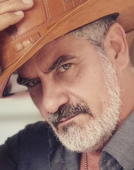 Valk Constantino as Seu Zé