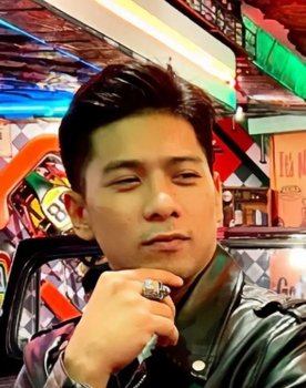 Rocky Labayen as Lance