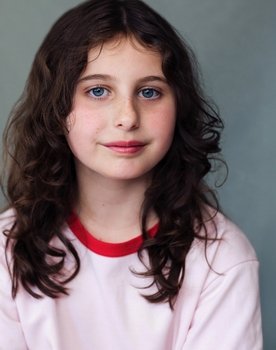 Libby Segal as Molly