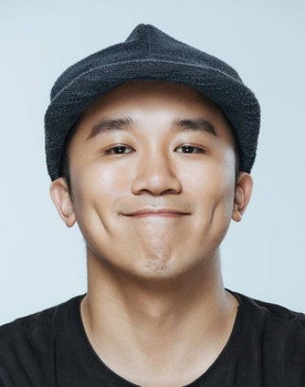 Lu Zhengyu as Mr. Liao