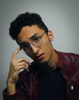 Logan Weisberg as Josh