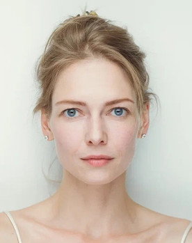 Ольга Любимова as Вика