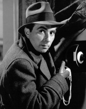 Robert Newton Photo