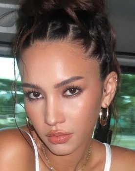 Kaliya Niehuns as Cindy