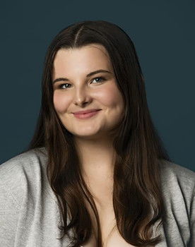 Stephanie Kae Smith as Courtney