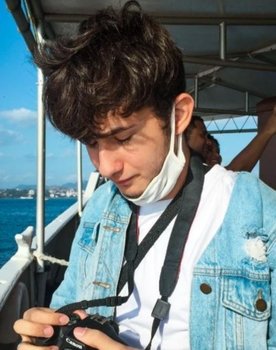 Carlos Andreotti as Figurante