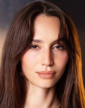 Cassie Ghersi as Olivia