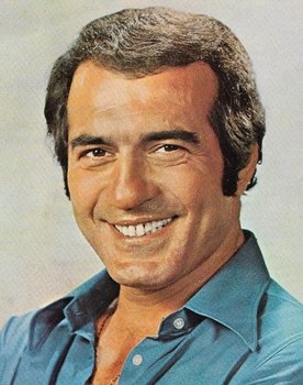 Fikret Hakan as 