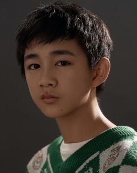 Rong Zishan as Bian Xiaofang