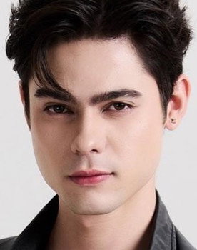 Danny Luciano as Ron