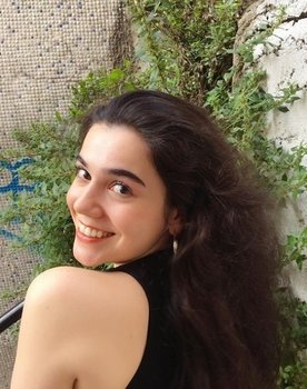 Rana Kayacan as Zarife