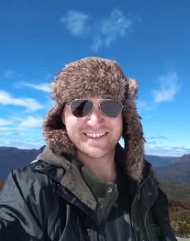 Robin Eberhard as Makaan