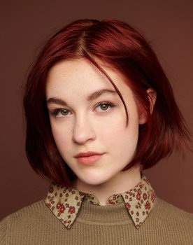 Nicole Scimeca as Julia