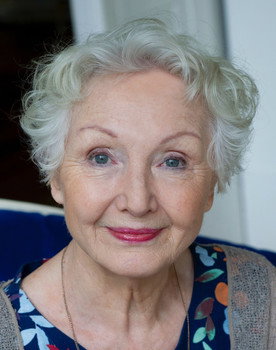 Henriette Gonnermann as Anna Gießen