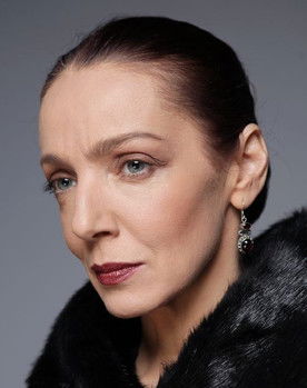 Alena Oskina as Chukhnovskiy's wife