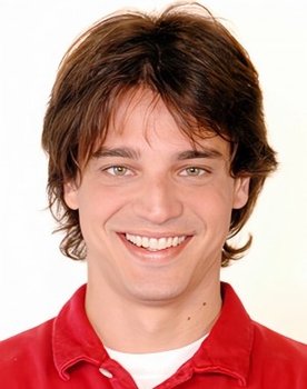 Vergniaud Mendes as Ricardo Garcia