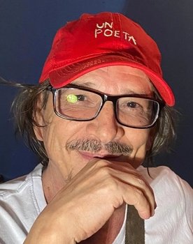 Guillermo Cardona as Efraín