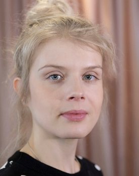 Alina Tomnikov as Marla