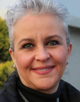 İpek Çeken as Sally