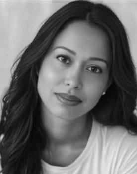 Flavia Fazenda as Woman