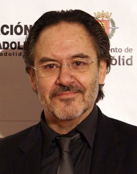 Santiago Ramos as Jaime Gil