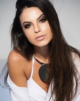 Sthefany Brito