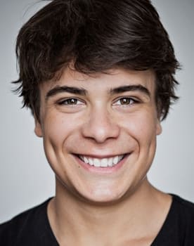 Pearce Joza as Kirk