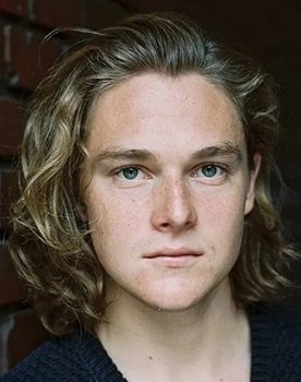 Timothy Innes as Edward