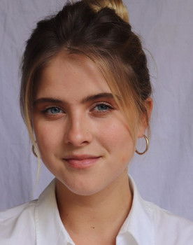 Zandelle Meyer as Marelize Horn