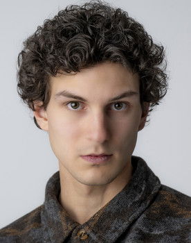 Théo Lachenal as Pompier