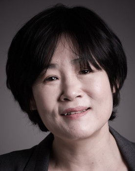 Jeong Hye-kyung as 