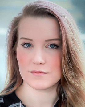 Crystal Poniewozik as Beth