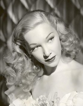 Belita as Valentina Alexandrovna