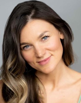 Heidi Herschbach as Perky Receptionist