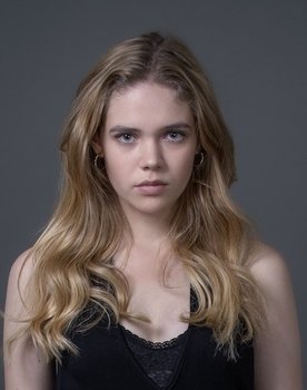 Lilith Julie Johna as Anna Lena Zink