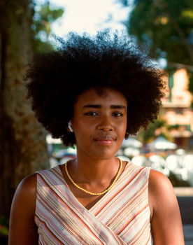 Júlia Favacho as Rosa Jovem