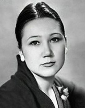 Natalya Nazarova as Natasha, gostya v restorane