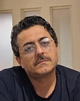 Khayyam Vaghar Kashani as Hamid