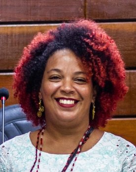 Geize Cavalcanti da Silva as Valéria