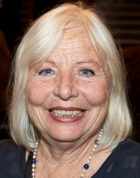 Helle Hertz as Uppasserskan