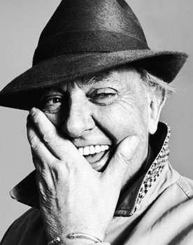 Jacques Tati as M. Roustabat