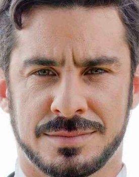 Roberto San Martín as 