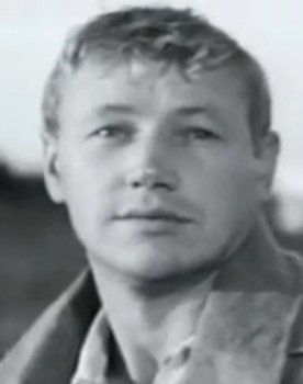 Yuri Goncharov as Митя