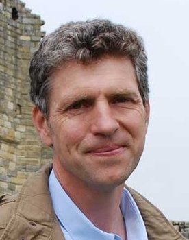 Ben Robinson as Self - Presenter