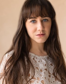 Pauline Vial-Bonacci as Alix