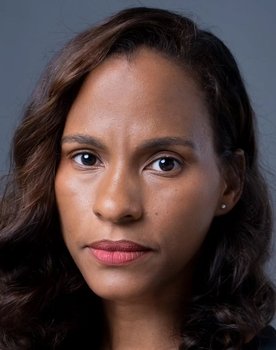 Ruth Emeterio as Julia