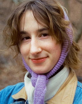 Molly Cole as Annas Mom