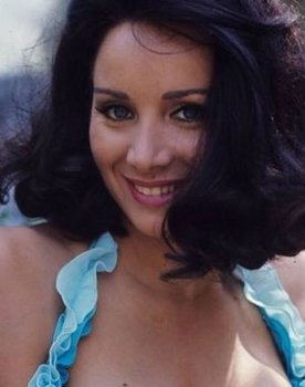 Maria Grazia Buccella as Manuela