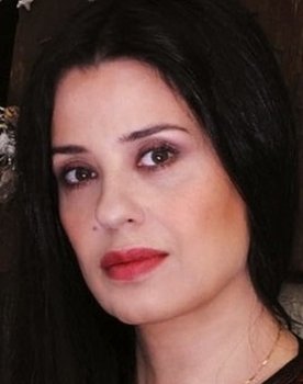 Maria Tzobanaki as Κατίνα